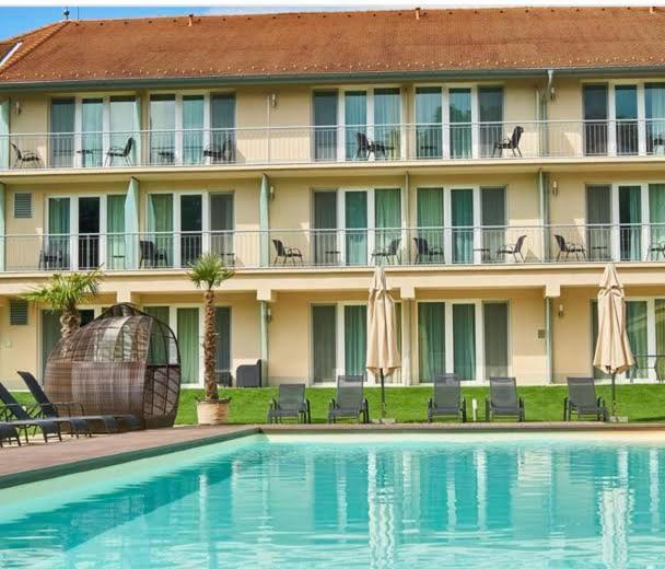 Sunshine 208 Apartman Balatonszarszo Bagian luar foto