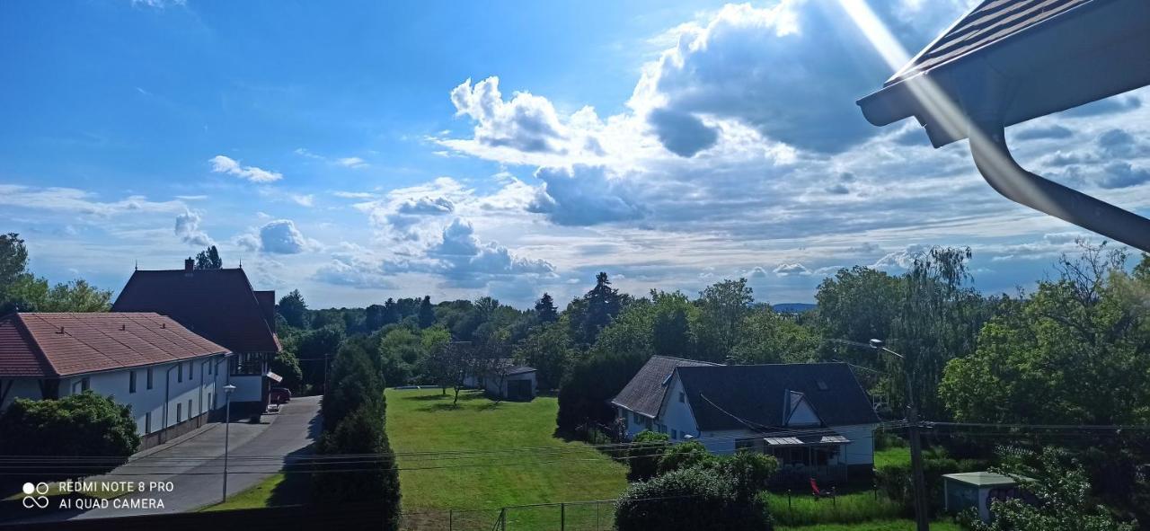 Sunshine 208 Apartman Balatonszarszo Bagian luar foto
